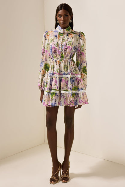 Classic Vintage Dress with a Flattering Fit