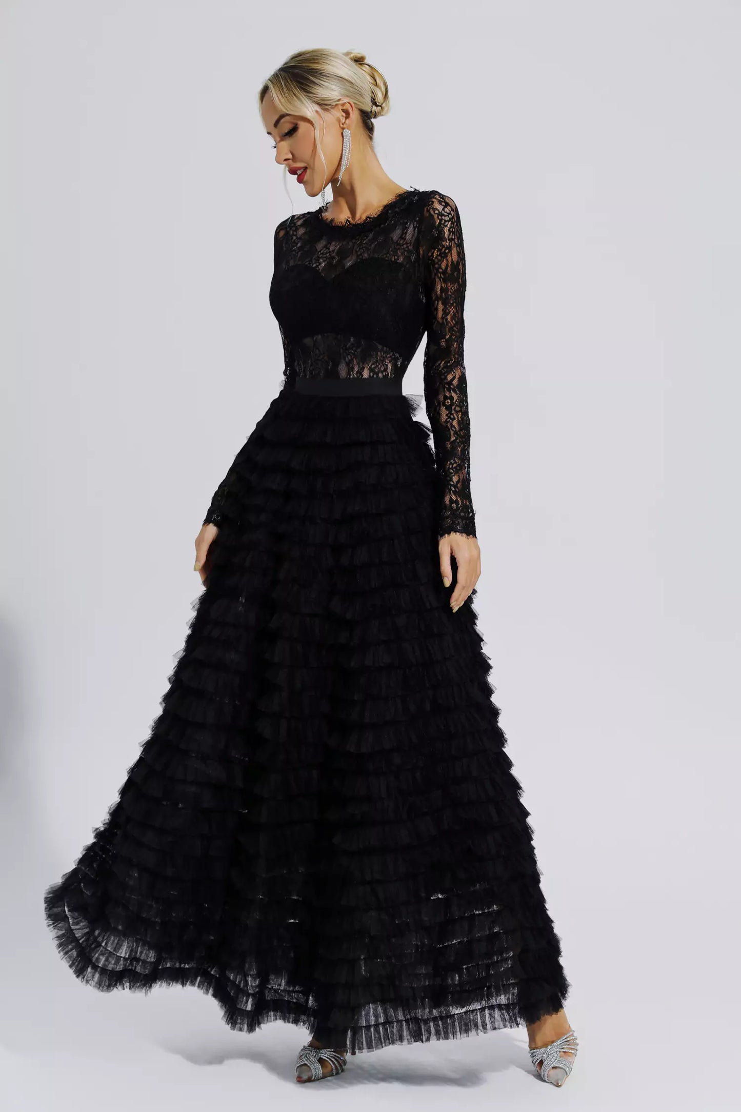 Beautifully Crafted Dress in a Classic Style
