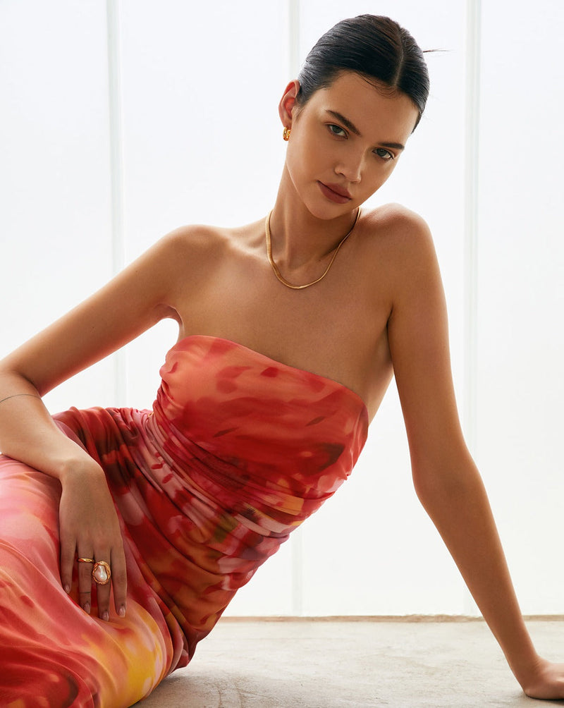 Effortlessly Elegant Dress with a Timeless Design