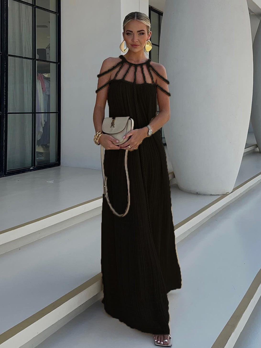 Beautifully Crafted Dress in a Classic Style