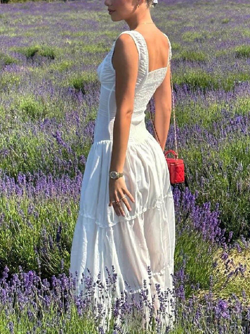 Well Tailored Dress with a Graceful Silhouette