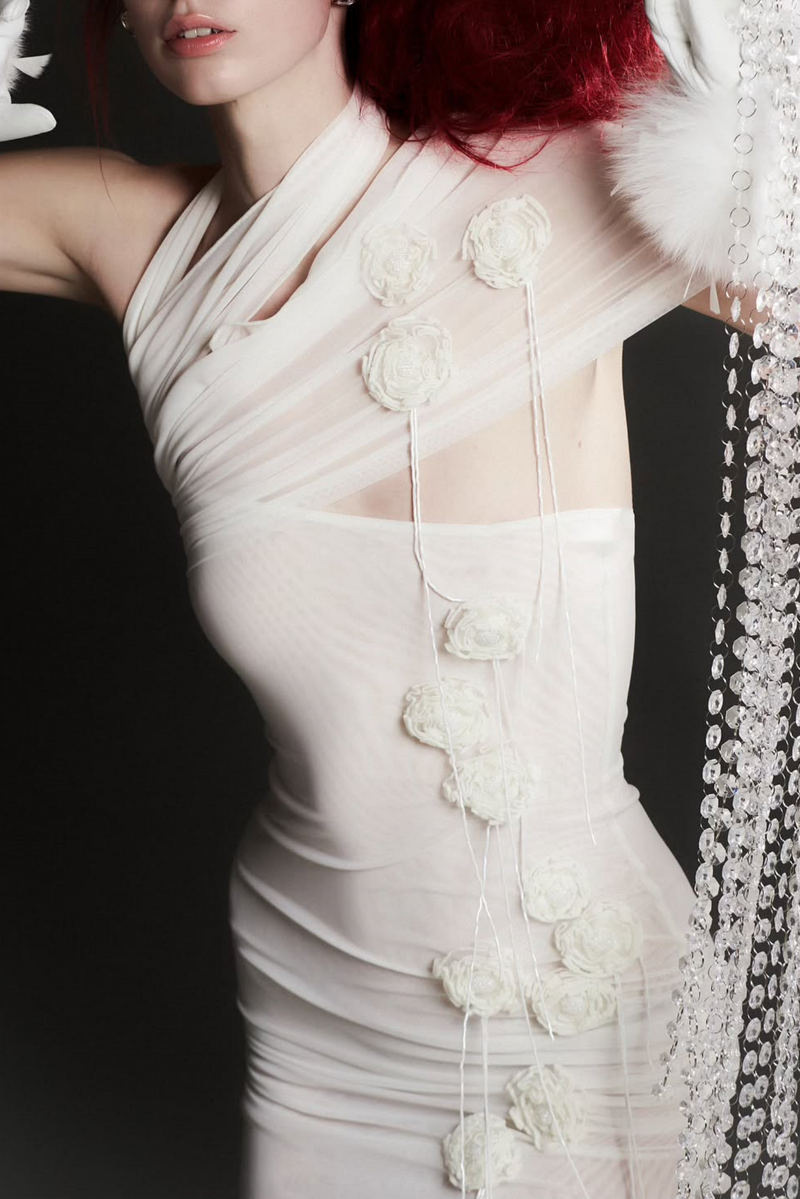 Beautifully Finished Dress in a Timeless Design