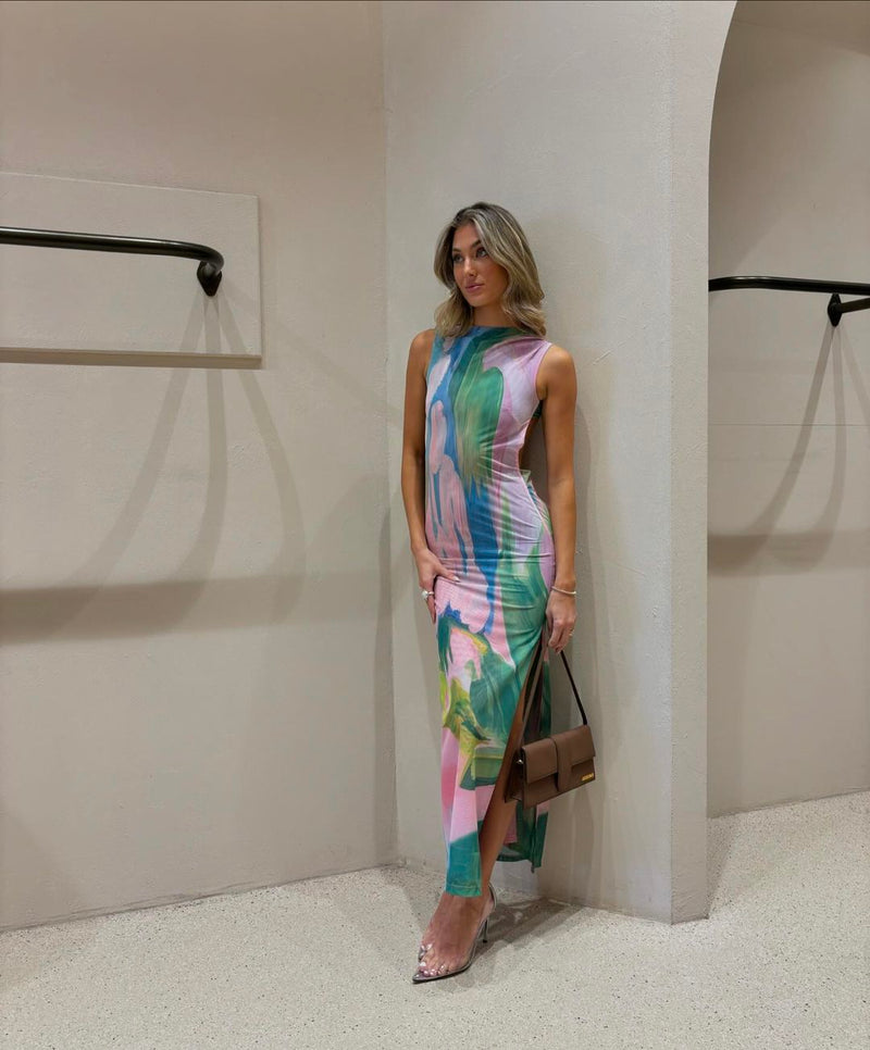 Classic Vintage & Enduringly Stylish Dress