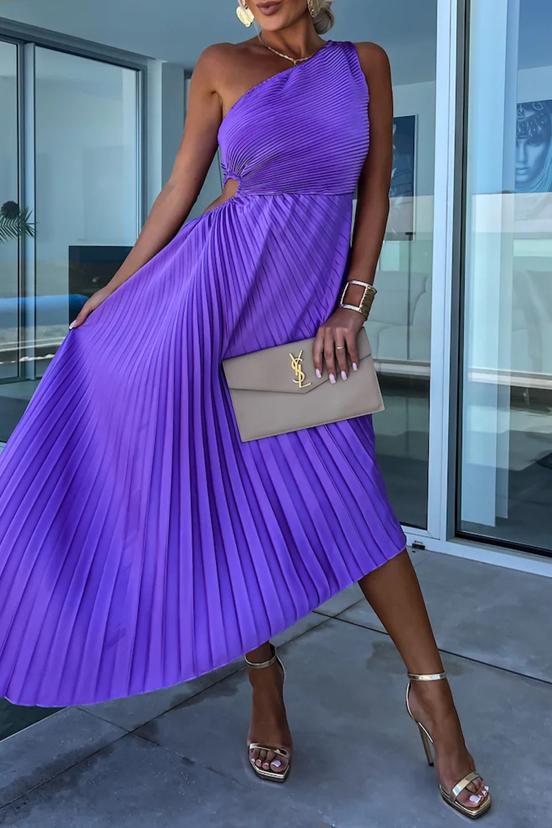 Well Tailored Dress with a Graceful Silhouette