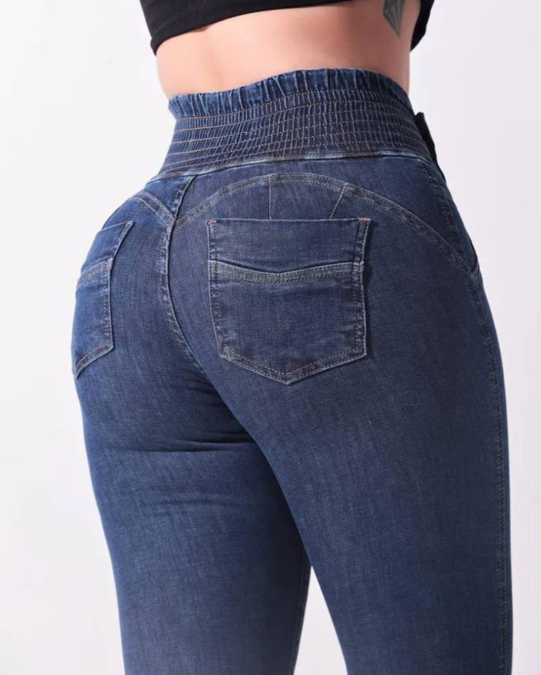 Beautifully Finished Trousers in a Timeless Design