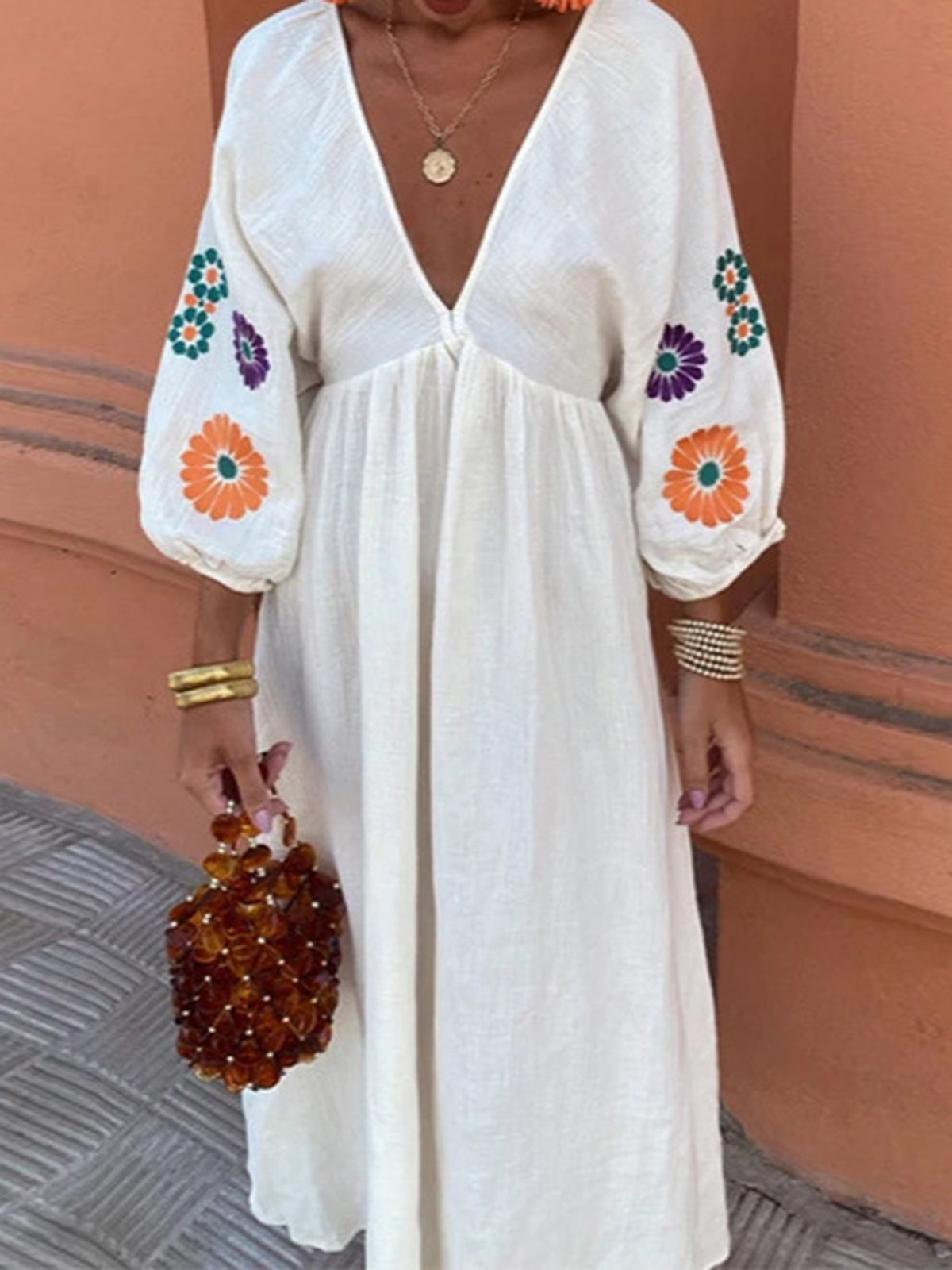 Well Tailored Dress with a Graceful Silhouette