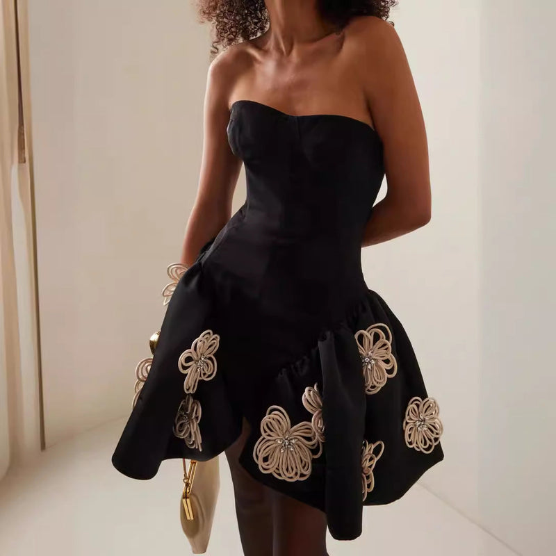 Well Tailored Dress with a Graceful Silhouette