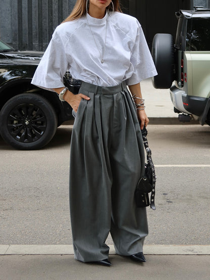 Classic Vintage Pants with a Flattering Fit