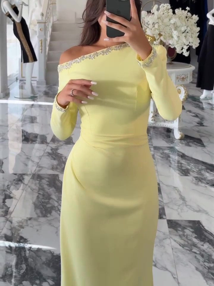 Effortlessly Elegant Dress with a Timeless Design