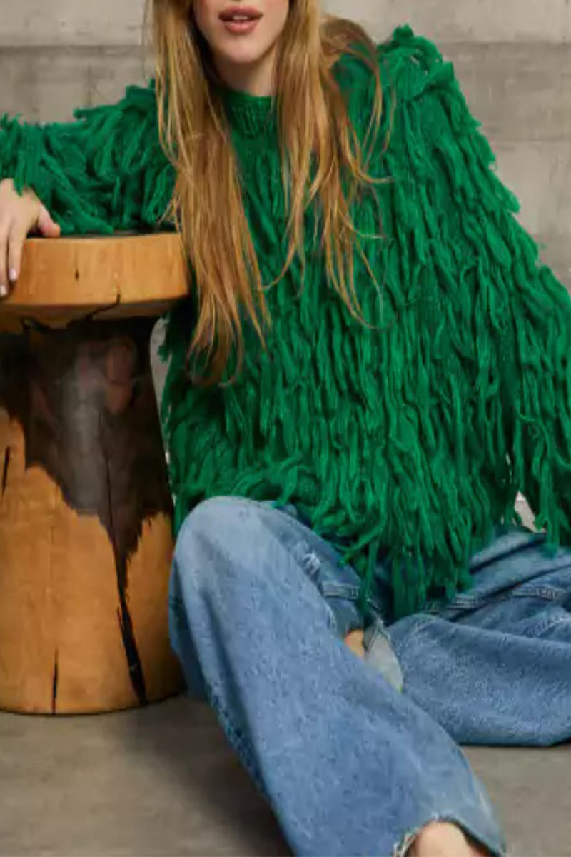 Well Tailored Sweater with a Graceful Silhouette