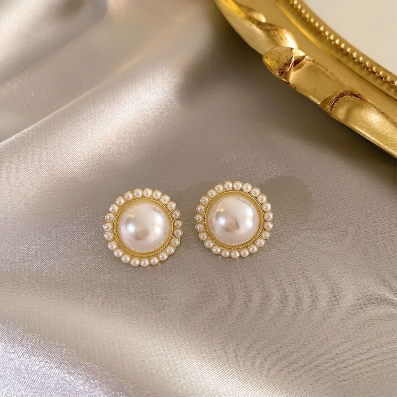 Romantic Pearl Earring for Special Moments