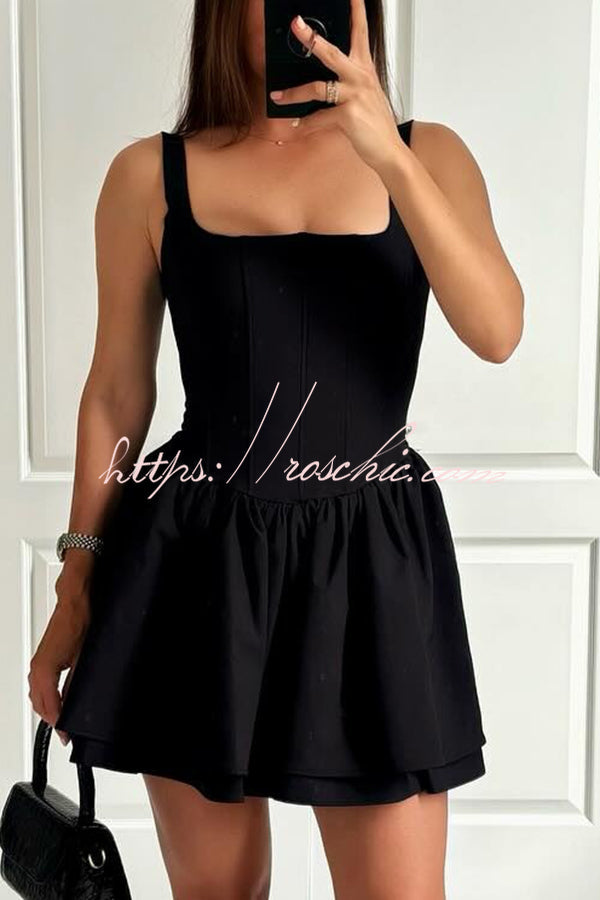 Effortlessly Elegant Dress with a Timeless Design