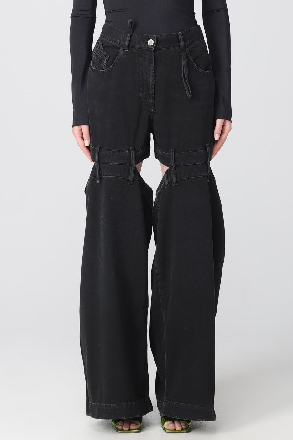Effortlessly Elegant Garment with a Timeless Design