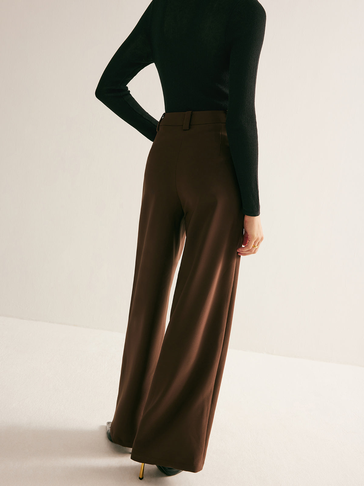 Classic Vintage Pants with a Flattering Fit