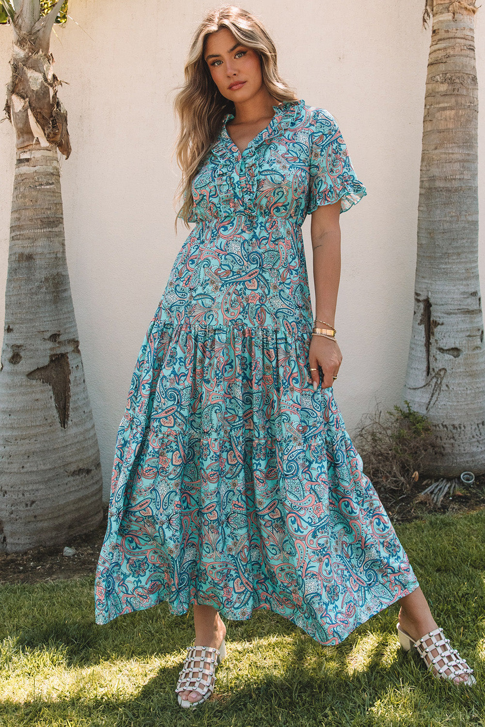 Beautifully Finished Dress in a Timeless Design