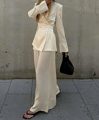 Beautifully Finished Trousers in a Timeless Design
