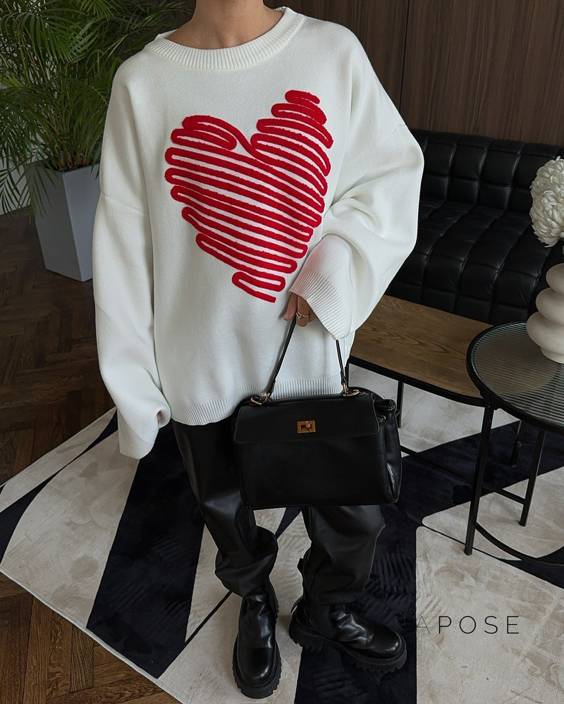 Effortlessly Elegant Sweater with a Timeless Design