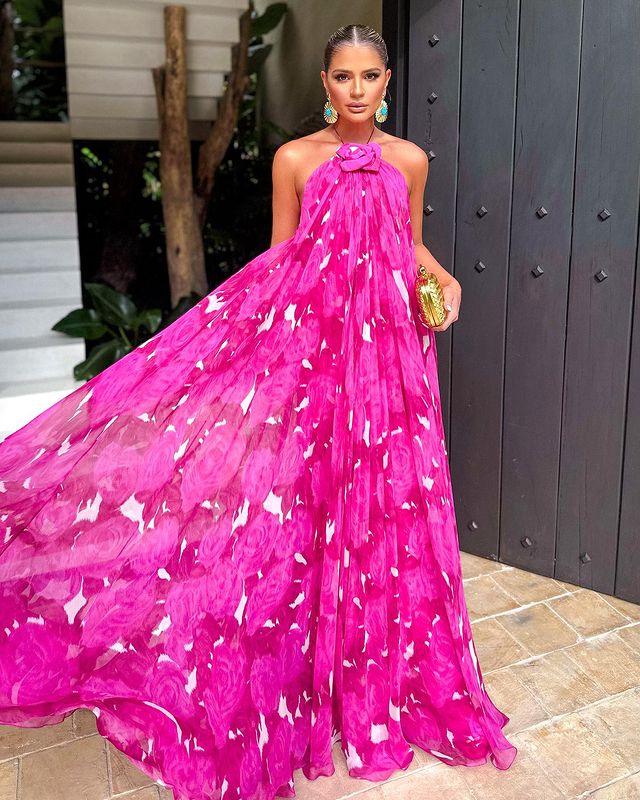 Beautifully Crafted Dress in a Classic Style