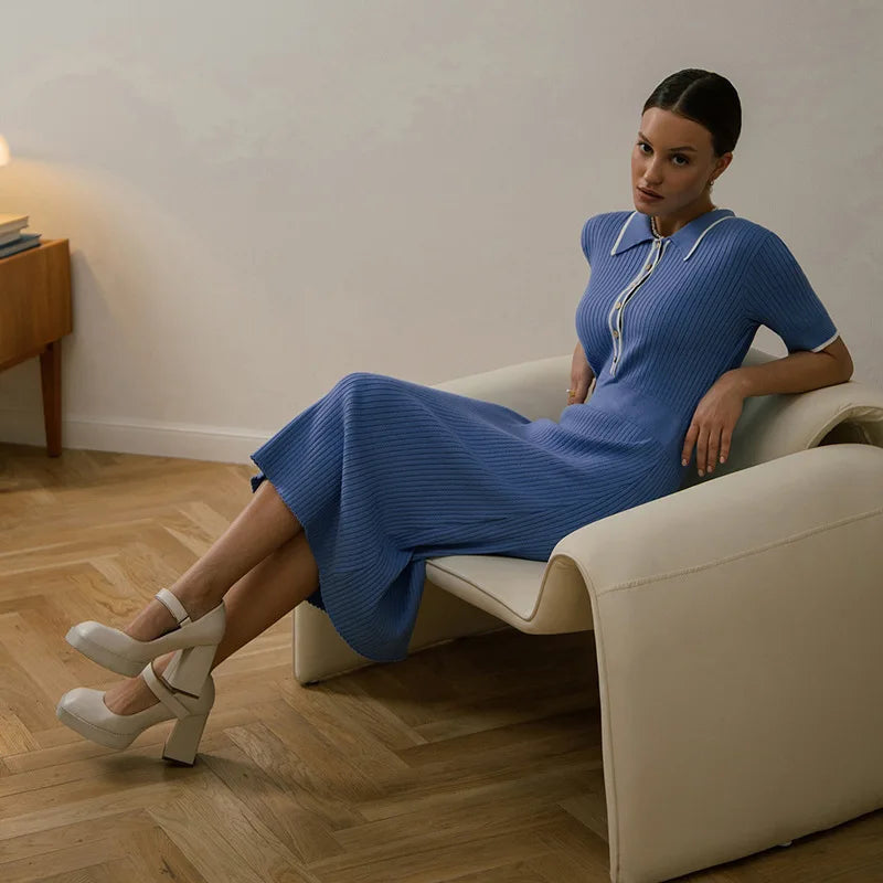 Classic Vintage Dress with a Flattering Fit