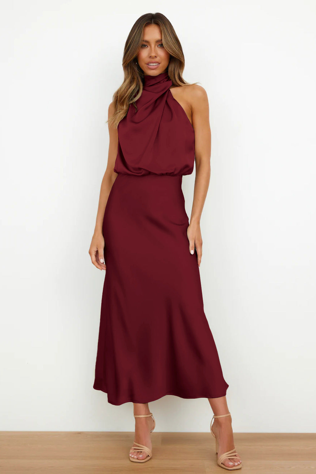 Gracefully Styled Dress for Any Occasion