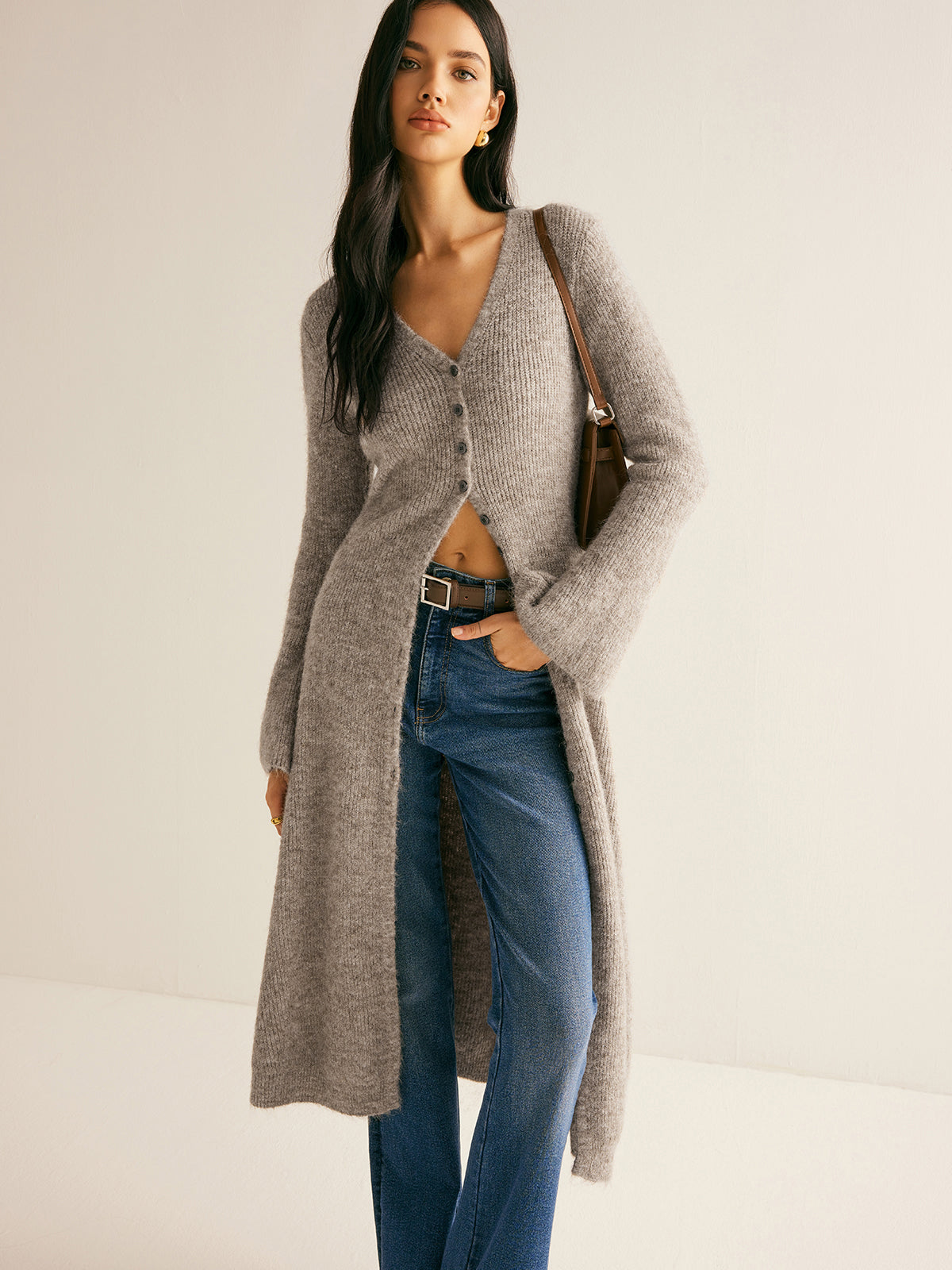 Effortlessly Elegant Sweater with a Timeless Design
