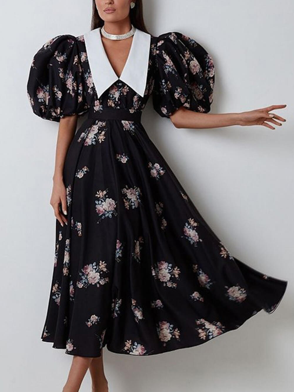 Gracefully Styled Dress for Any Occasion