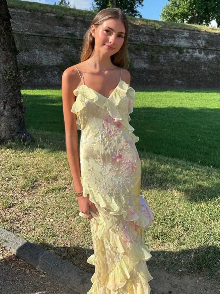 Gracefully Styled Dress for Any Occasion
