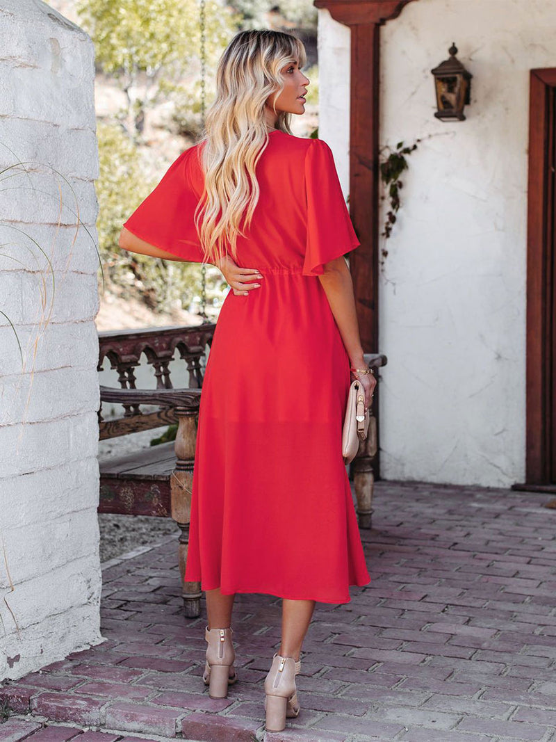 Well Tailored Dress with a Graceful Silhouette
