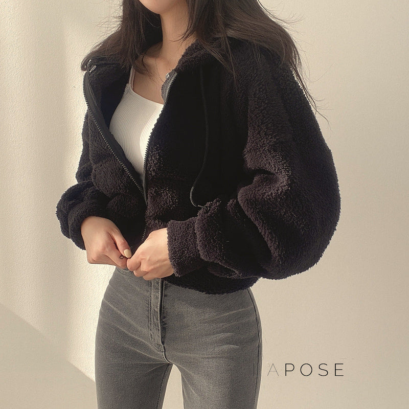Well Tailored Garment with a Graceful Silhouette