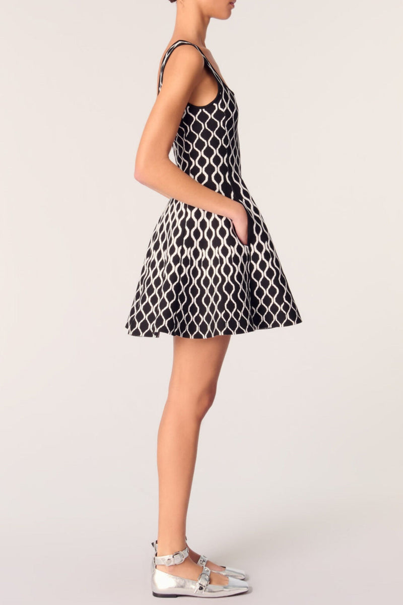 Classic Vintage Dress with a Flattering Fit