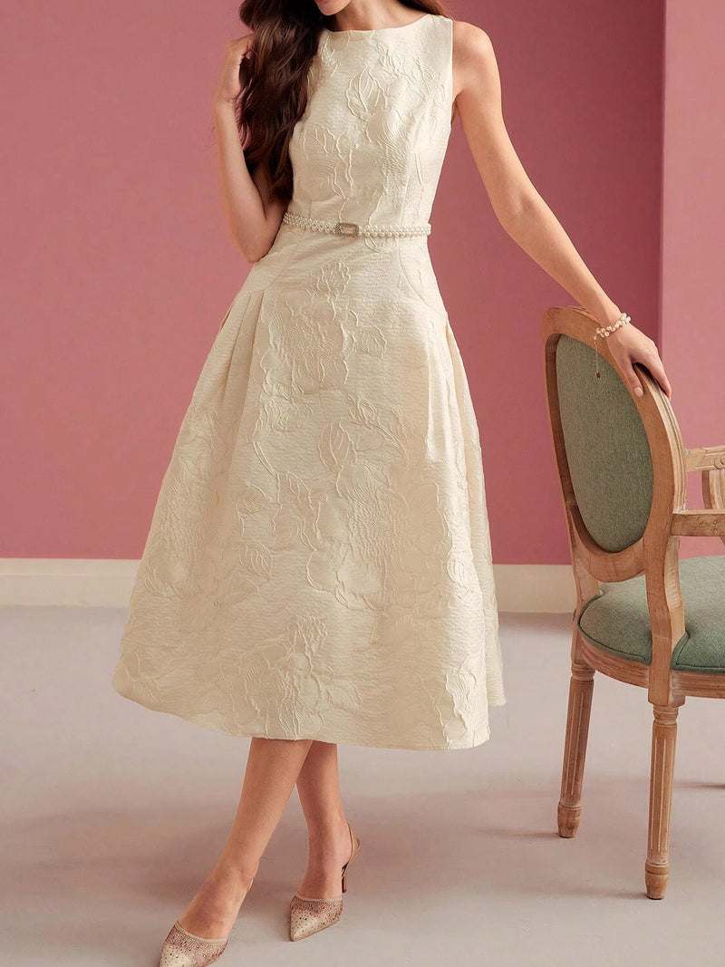 Beautifully Crafted Dress in a Classic Style