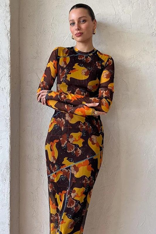 Gracefully Styled Dress for Any Occasion