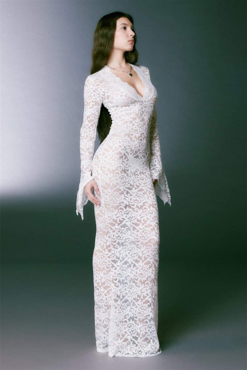 Well Tailored Dress with a Graceful Silhouette