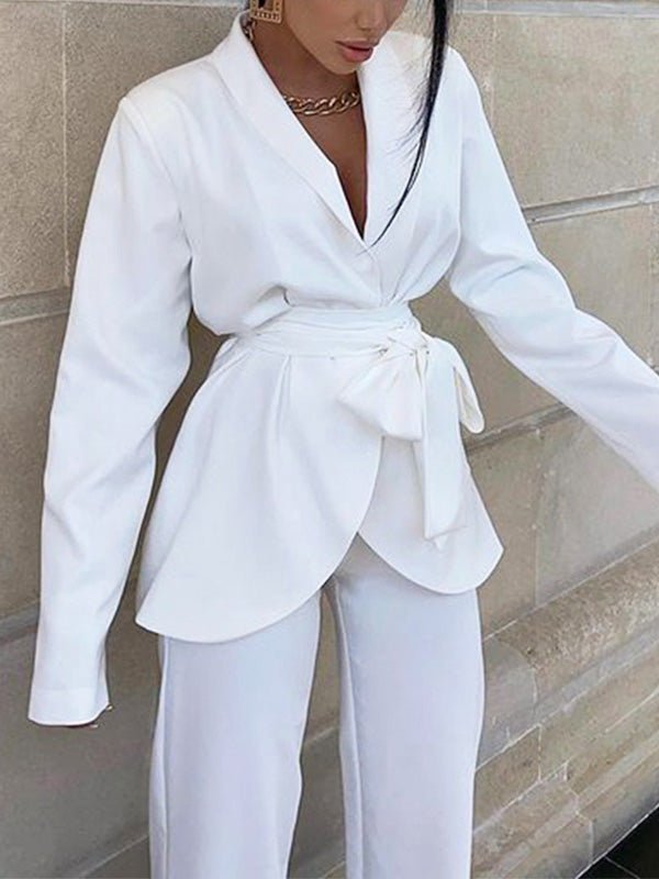 Effortlessly Elegant Pants with a Timeless Design