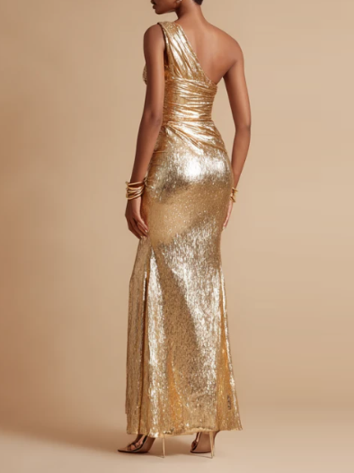 Sophisticated Garment with a Clean Classic Look