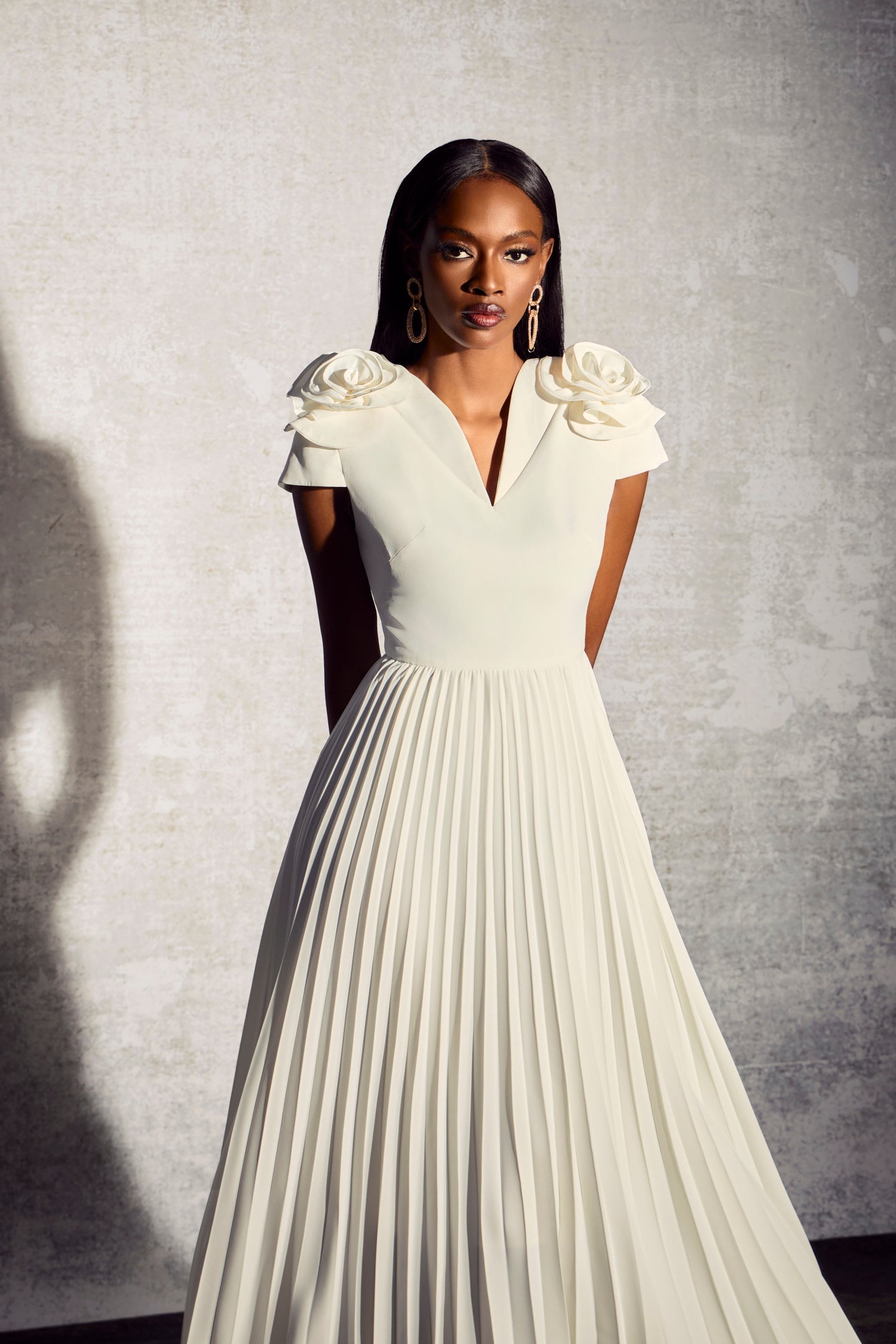 Beautifully Finished Dress in a Timeless Design