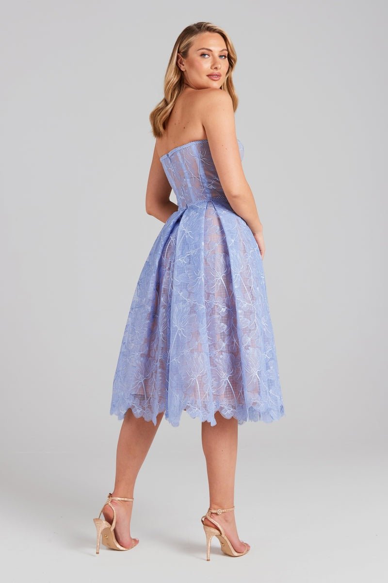 Beautifully Crafted Dress in a Classic Style