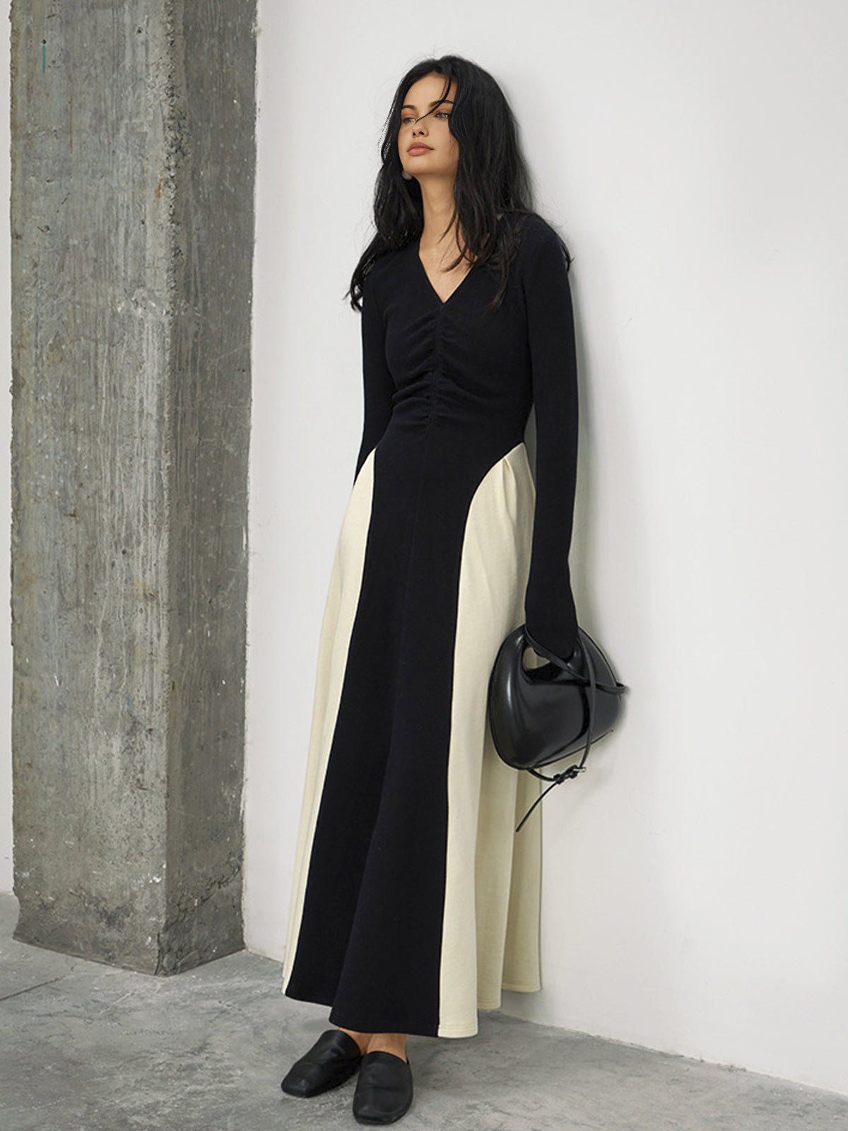 Well Tailored Dress with a Graceful Silhouette