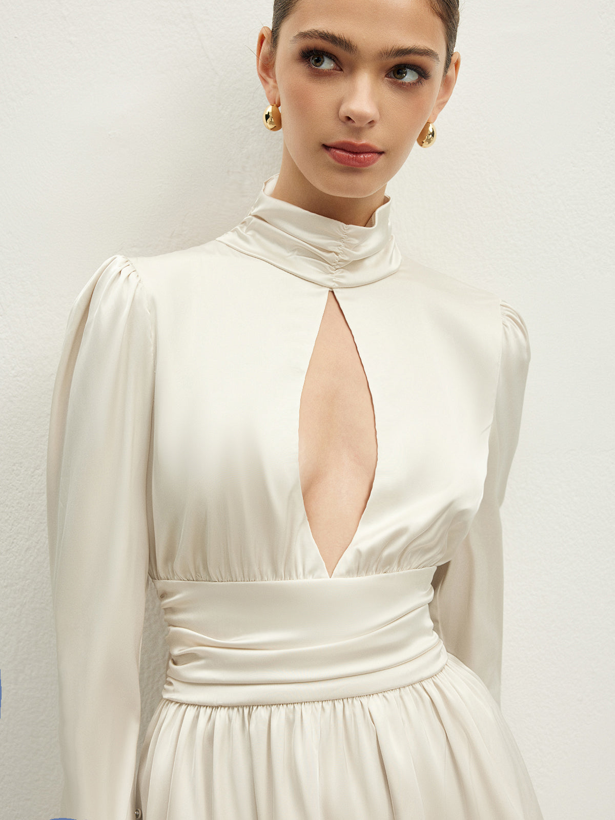 Gracefully Styled Dress for Any Occasion
