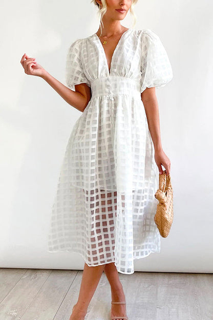 Gracefully Styled Dress for Any Occasion