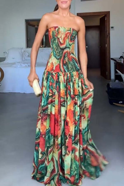 Classic Vintage & Enduringly Stylish Dress
