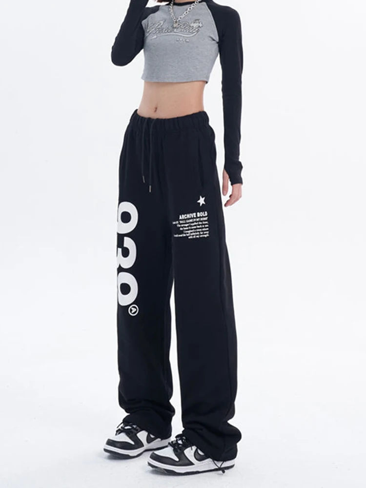 Elegantly Styled Trousers for Everyday Wear