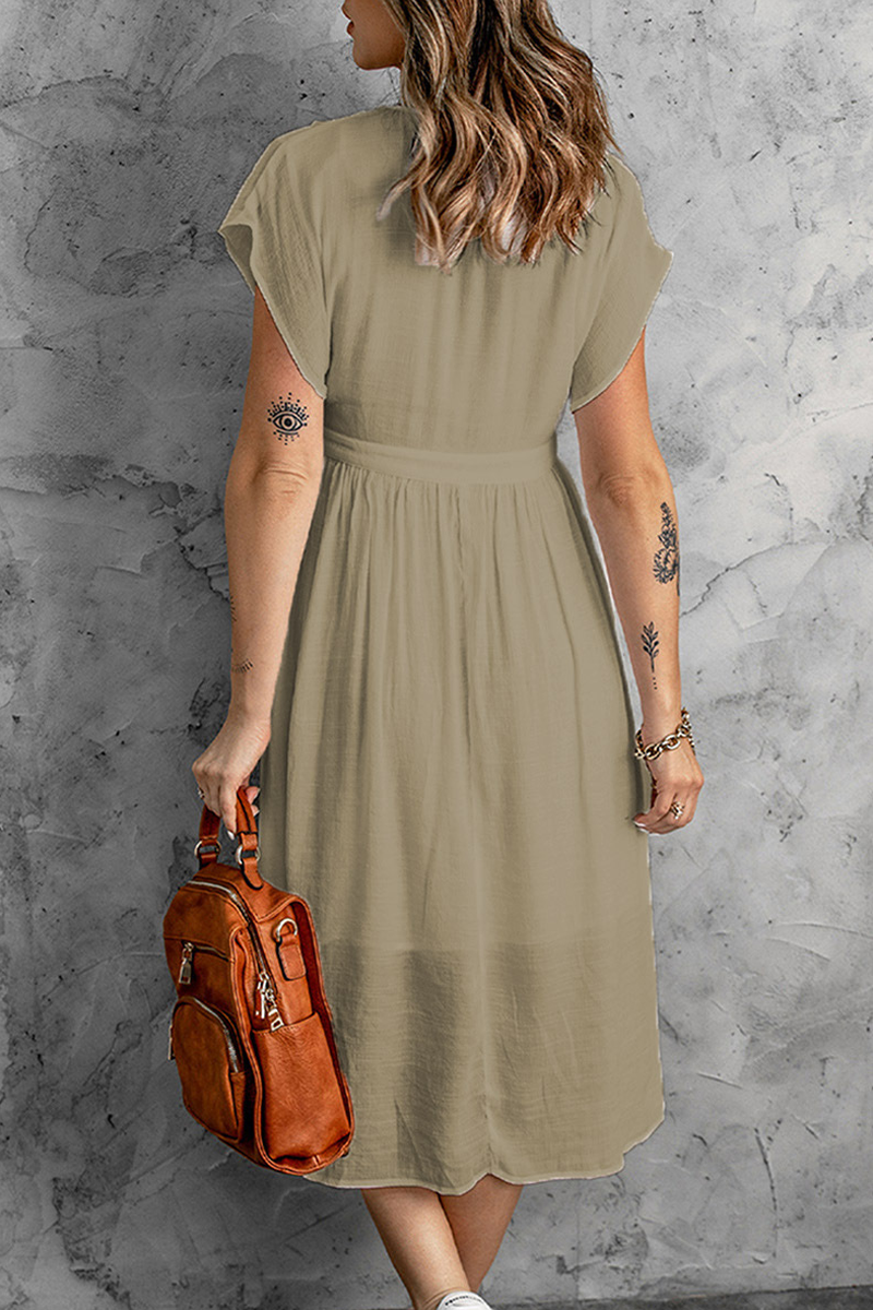 Beautifully Finished Dress in a Timeless Design