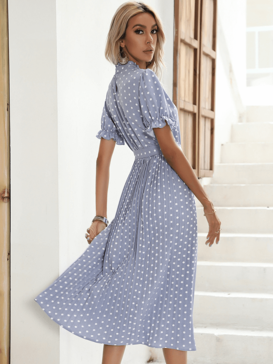 Classic Vintage Dress with a Flattering Fit