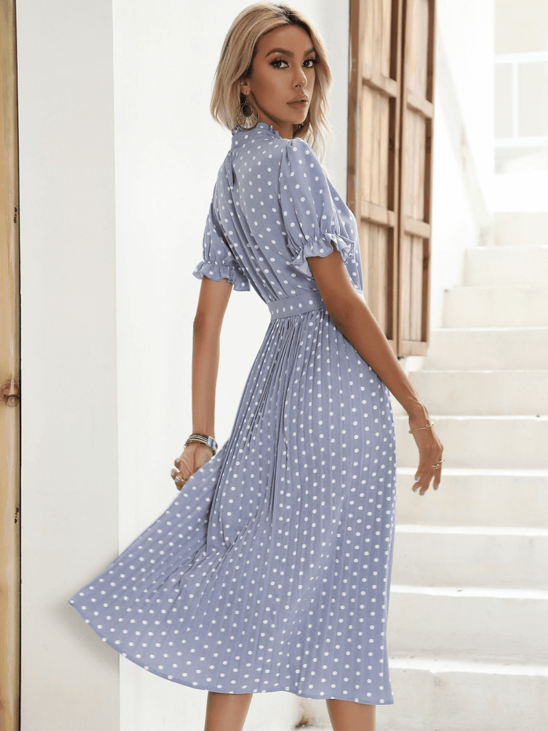 Classic Vintage Dress with a Flattering Fit
