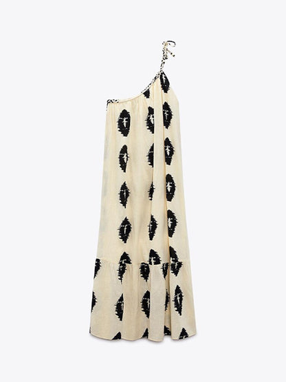 Gracefully Styled Dress for Any Occasion