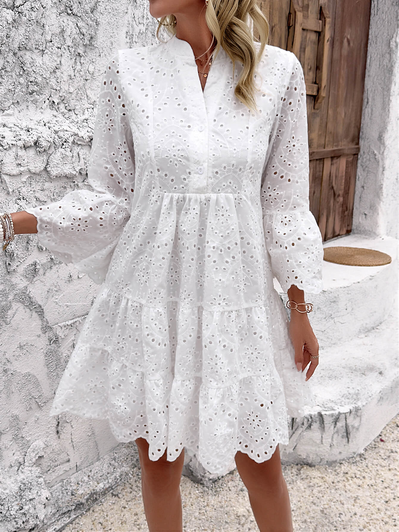 Beautifully Finished Dress in a Timeless Design