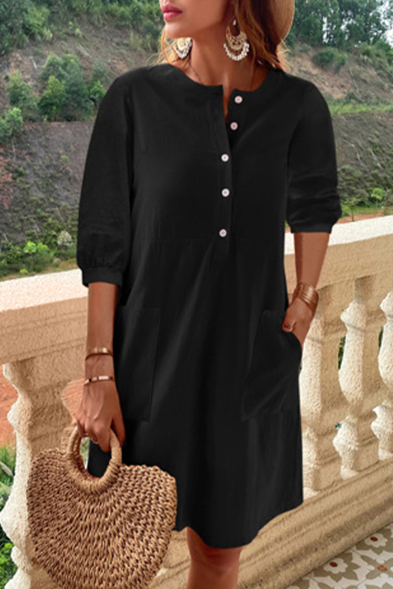 Beautifully Finished Dress in a Timeless Design