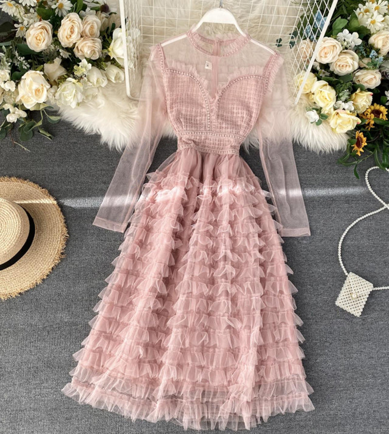 Effortlessly Elegant Dress with a Timeless Design