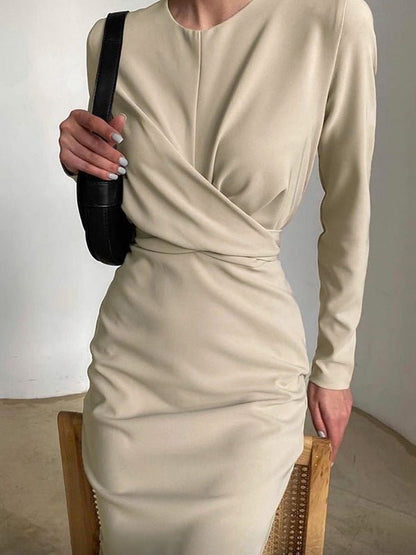 Effortlessly Elegant Dress with a Timeless Design